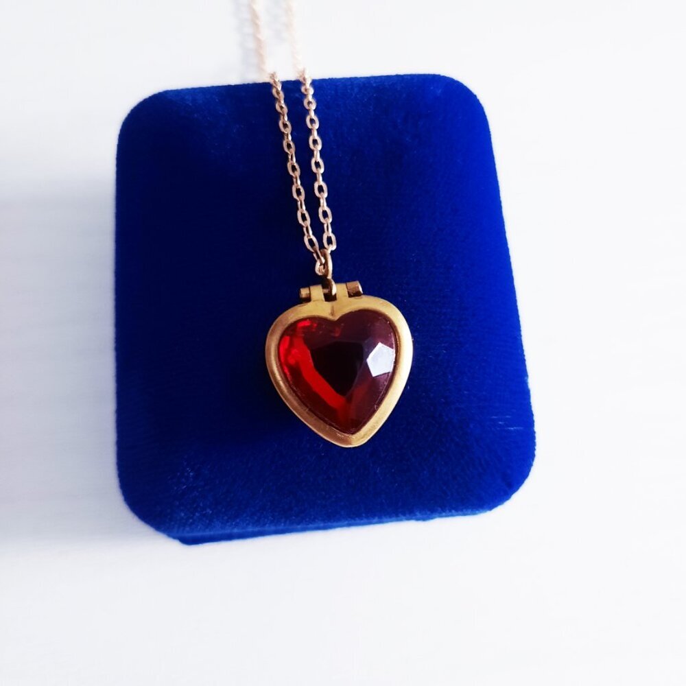 Vintage Locket Charm Necklace Red Heart Pendant Necklace Jewelry for Women